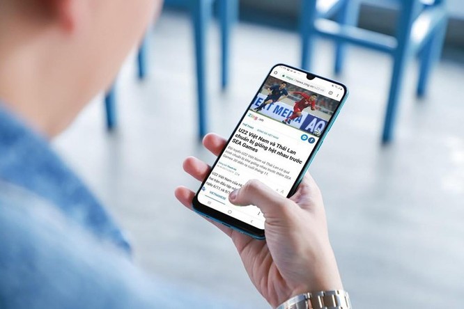 Galaxy A50s sạc 10 phút để nhắn tin, xem bóng đá suốt 3 giờ ảnh 3
