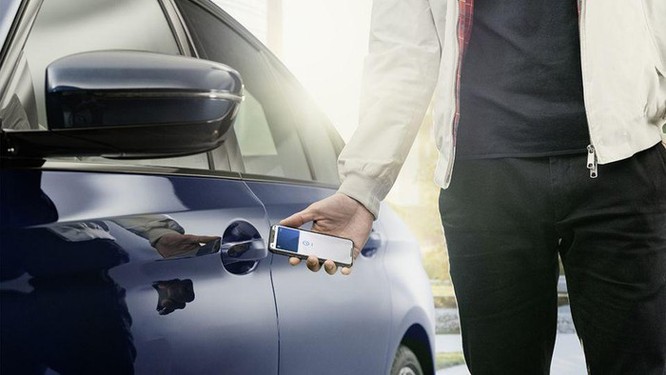 BMW là hãng xe đầu tiên dùng iPhone làm chìa khóa số ảnh 3