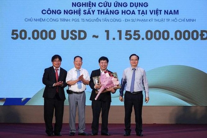 Giải thưởng đặc biệt trị giá 1,3 tỷ đồng cho bộ test Covid-19 ảnh 2