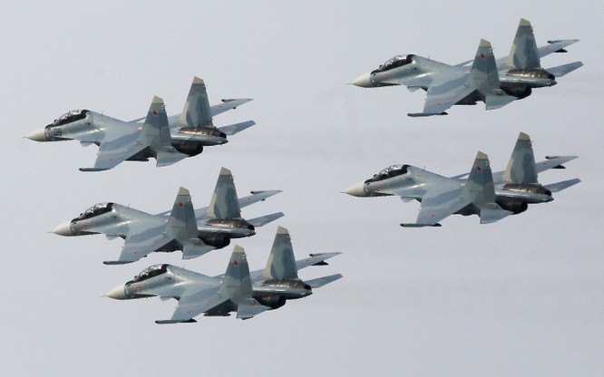 Phi đội không quân Nga diễn tập