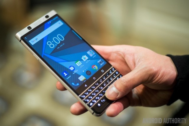 BlackBerry KeyOne trình làng: “Hồn” TCL, “da” BlackBerry, giá 12,5 triệu đồng ảnh 4