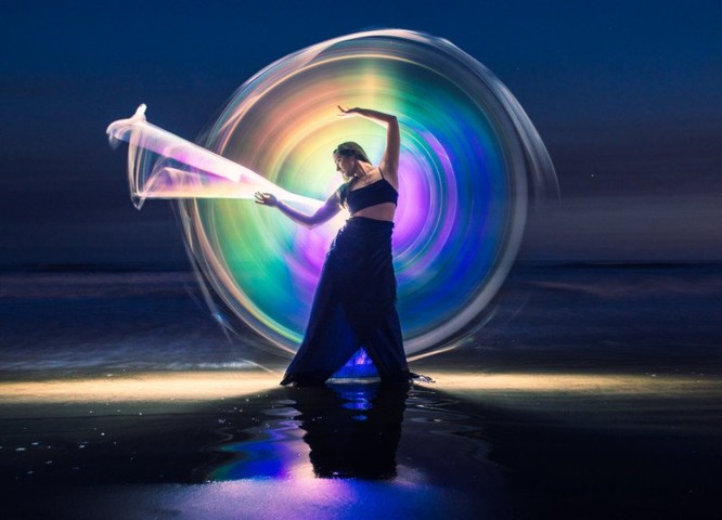 Chụp ảnh vẽ ánh sáng cầu vồng bằng ống phản xạ DIY ảnh 7