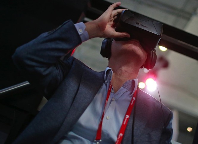 Facebook lên kế hoạch giới thiệu Oculus VR 200 USD (4,5 triệu đồng) vào năm 2018