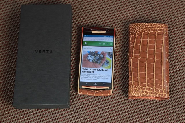Chiếc Vertu “độc nhất thiên hạ” xuất hiện ở Việt Nam, giá gần 1 tỷ đồng ảnh 11