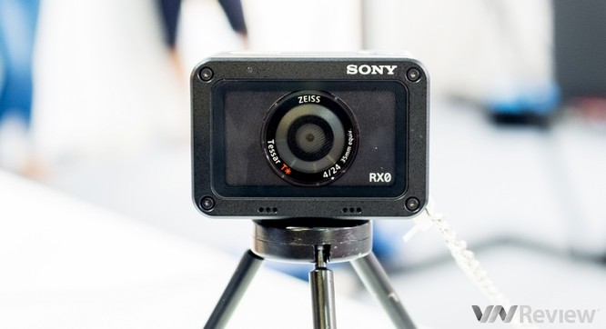 Cận cảnh Sony RX0 tại Việt Nam: Camera siêu nhỏ dùng ống kính Zeiss ảnh 2