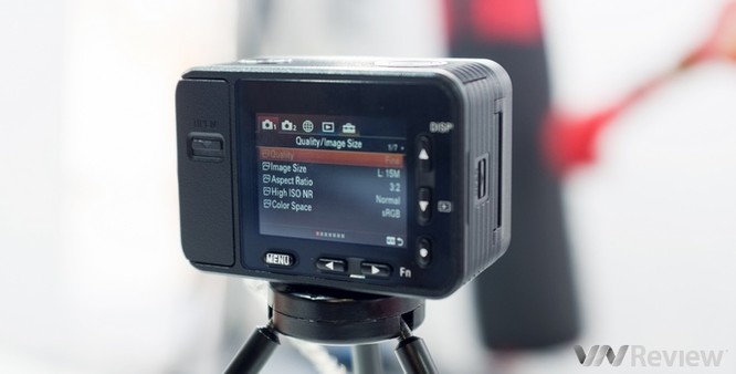 Cận cảnh Sony RX0 tại Việt Nam: Camera siêu nhỏ dùng ống kính Zeiss ảnh 1