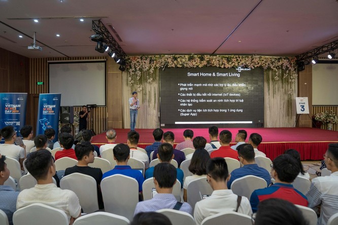 Phần trình bày của đại diện Sunshine Tech, ông Phạm Minh Tuấn – Giám đốc chi nhánh Thành phố Hồ Chí Minh gây được sự chú ý lớn với người tham dự
