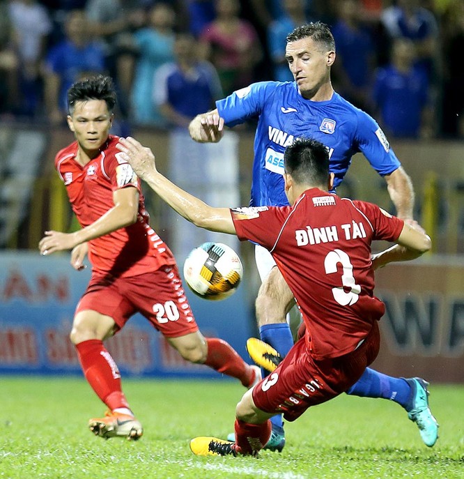 R. Dyachenko là ngoại binh khiến khán giả đất Mỏ thấy hài lòng nhất (ảnh VPF)