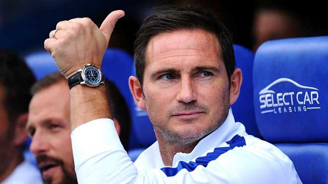 Lampard sau khi trở lại Chelsea từ Derby County đã nhanh chóng xác lập một lối chơi mới cho CLB sau 1 mùa giải thi đấu dưới thời HLV Maurizio Sarri. Ảnh AP.