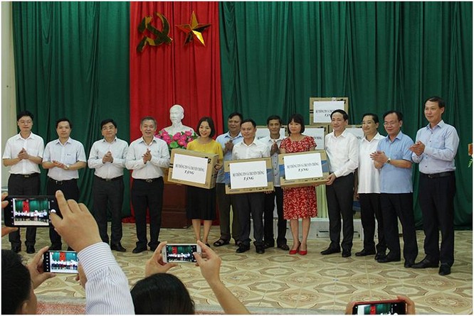Thứ trưởng Bộ TT&TT Phạm Anh Tuấn dâng hương tưởng niệm Hồ Chủ tịch tại ATK Định Hóa ảnh 2