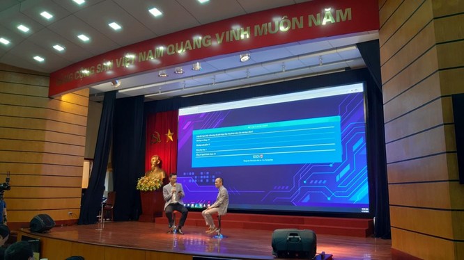 Thứ trưởng Nguyễn Huy Dũng đề cao khát vọng vượt qua cái bóng của những ông lớn công nghệ thế giới ảnh 1
