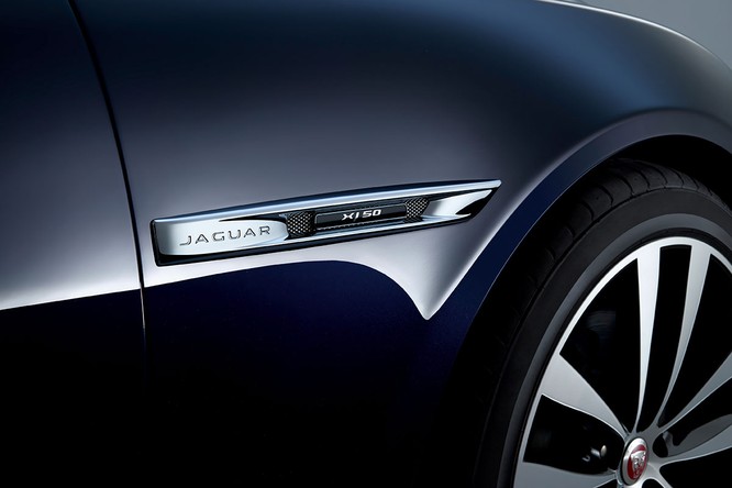 Kỷ niệm 50 năm dòng XJ, Jaguar ra mắt phiên bản đặc biệt XJ50 ảnh 8