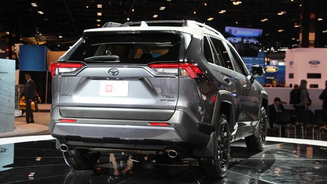 Toyota RAV4 2020 bỗng “ngầu hơn” nhờ gói độ TRD Offroad ảnh 1