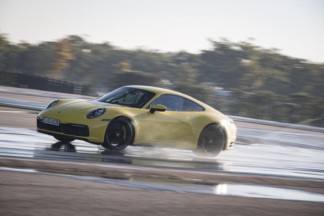 Porsche 911 thế hệ mới giờ đây trở nên an toàn hơn nhờ công nghệ này ảnh 2