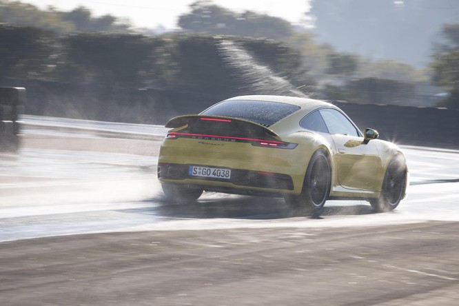 Porsche 911 thế hệ mới giờ đây trở nên an toàn hơn nhờ công nghệ này ảnh 3