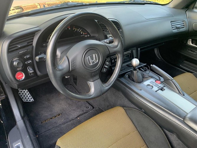 Xe “cổ” Honda S2000 bản giới hạn được rao bán với giá ít người biết ảnh 2