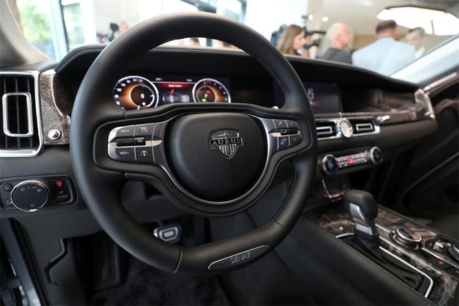 Aurus Senat - xe siêu sang Nga giá từ 274.000 USD ảnh 1