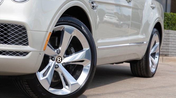 Bentley sản xuất xe hơi dành riêng cho người yêu thích phong cách cao bồi ảnh 1
