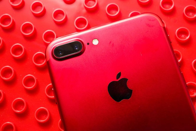 Chùm ảnh: Mở hộp và so sánh màu đỏ iPhone 7 ảnh 6
