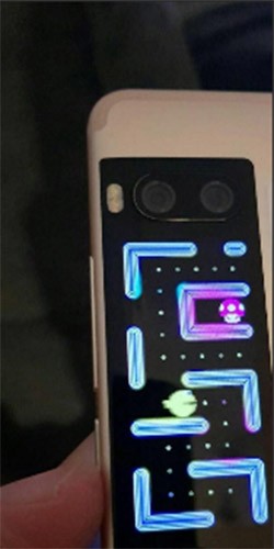Có thể chơi Pac Man trên màn hình phụ của Meizu Pro 7 ảnh 1