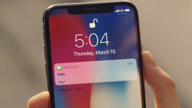 Quảng cáo cực hài hước về iPhone X của Apple dính “hạt sạn” không đáng có ảnh 1