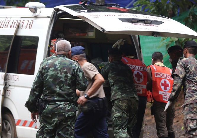 Những hình ảnh ấn tượng về cuộc “giải cứu hang động” ở Thái Lan ảnh 10