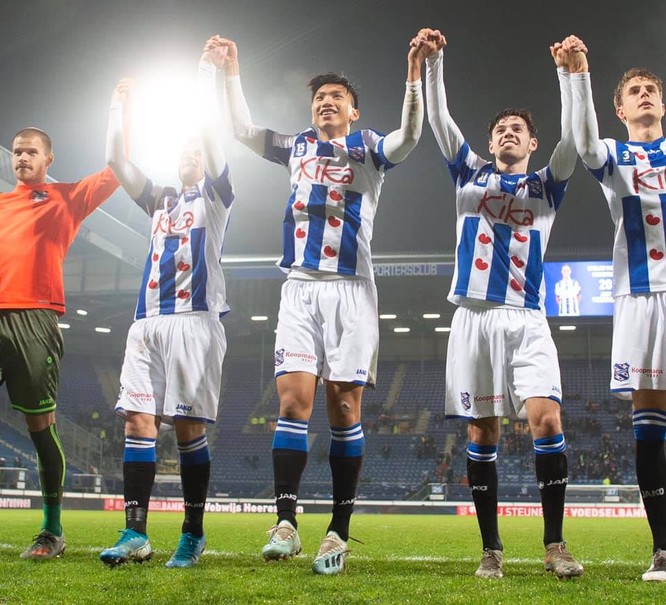 Đoàn Văn Hậu lần đầu tiên được thi đấu cho đội 1 SC Heerenveen ảnh 2