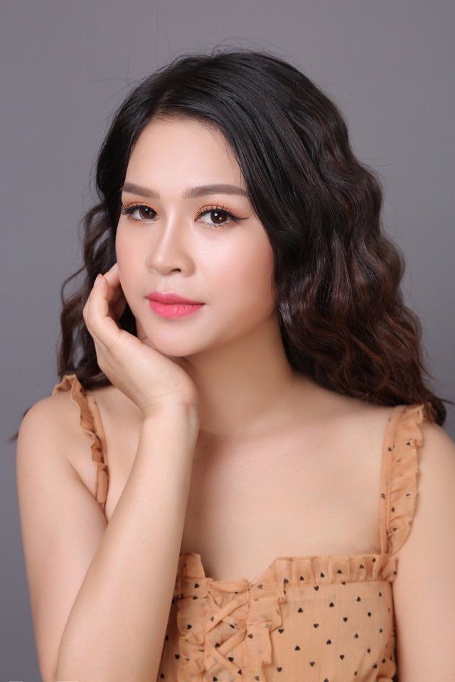 Cô gái Nghệ An gây sốt cộng đồng mạng với bài hát “Việt Nam ta chống dịch Corona” trên nền bài “Quảng Bình quê ta ơi” ảnh 1