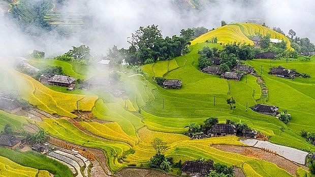 Bản Phùng, Hà Giang đẹp thơ mộng trong làn mây mùa thu ảnh 1