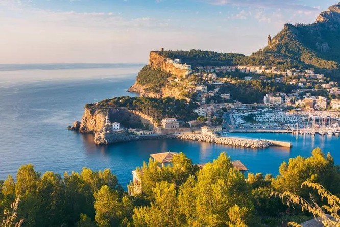 Đảo Majorca đẹp cỡ nào mà Hồng Đăng và Hồ Hoài Anh khen nức nở? ảnh 1