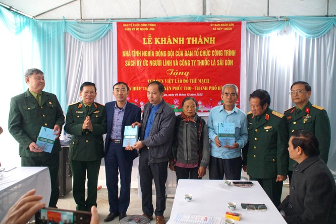 Công trình sách "Ký ức Người lính" thuộc VDCA tặng nhà tình nghĩa cho cựu chiến binh Đỗ Thế Mạnh ảnh 2