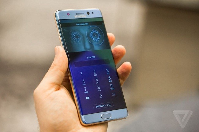Video: Ra mắt Galaxy Note 7 với công nghệ bảo mật quét mống mắt ảnh 2
