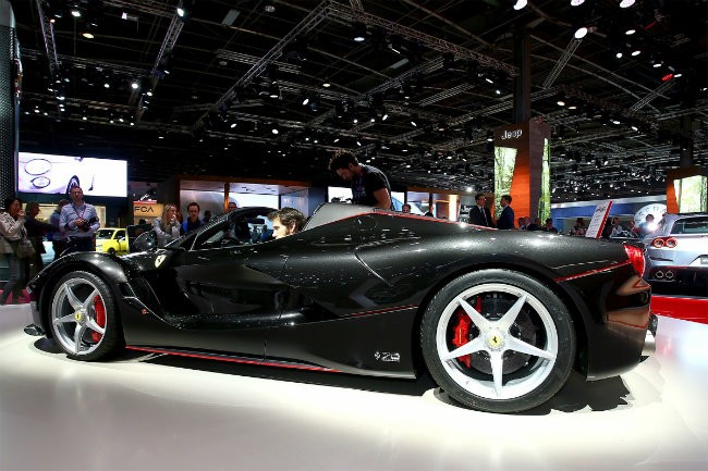 Ngắm siêu xe Ferrari LaFerrari Aperta giá 58,4 tỷ đồng cháy hàng ảnh 12