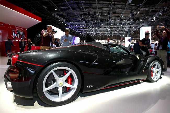 Ngắm siêu xe Ferrari LaFerrari Aperta giá 58,4 tỷ đồng cháy hàng ảnh 13