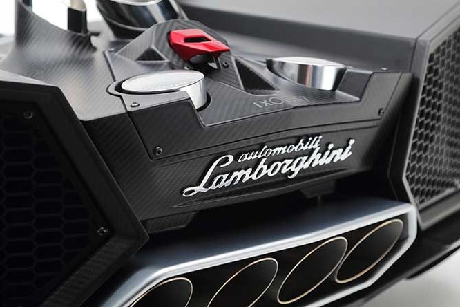 Bộ loa “độ” từ siêu xe Lamborghini ảnh 1