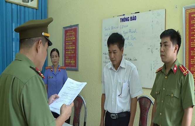 Khởi tố Phó Giám đốc Sở GD&ĐT Sơn La cùng 4 đối tượng khác ảnh 1