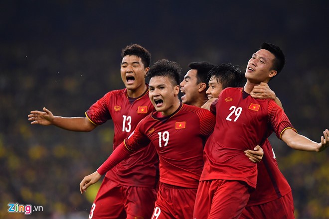 HLV Park Hang-seo: 'Chien thang nho mo hoi va nuoc mat cua cau thu' hinh anh 2