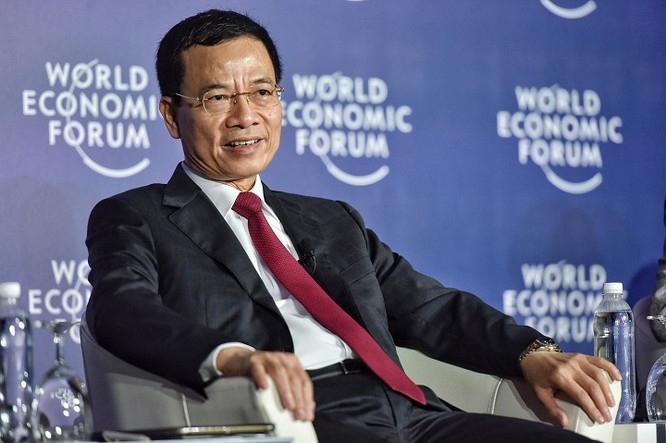 Thủ tướng Nguyễn Xuân Phúc và quyền Bộ trưởng Bộ TT-TT Nguyễn Mạnh Hùng đã mang những sáng kiến gì tới WEF 2018? ảnh 2