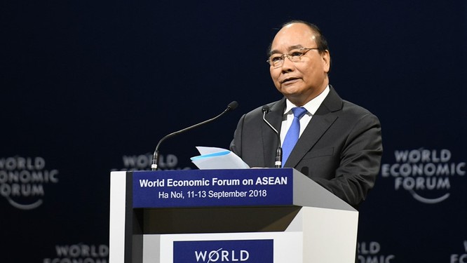 Thủ tướng Nguyễn Xuân Phúc và quyền Bộ trưởng Bộ TT-TT Nguyễn Mạnh Hùng đã mang những sáng kiến gì tới WEF 2018? ảnh 1