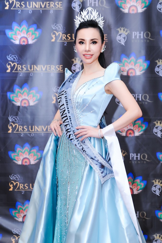 Châu Ngọc Bích đăng quang Hoa hậu Đại sứ quý bà thế giới ảnh 2