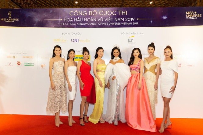 Hoa hậu H’ Hen Niê được tặng vĩnh viễn vương miện tiền tỷ ảnh 6