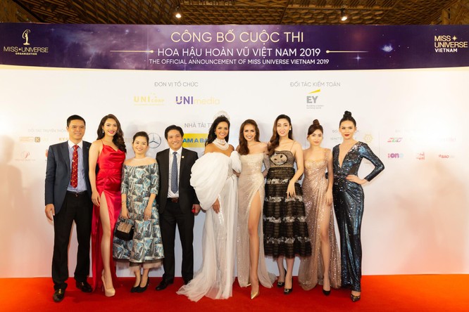 Hoa hậu H’ Hen Niê được tặng vĩnh viễn vương miện tiền tỷ ảnh 10