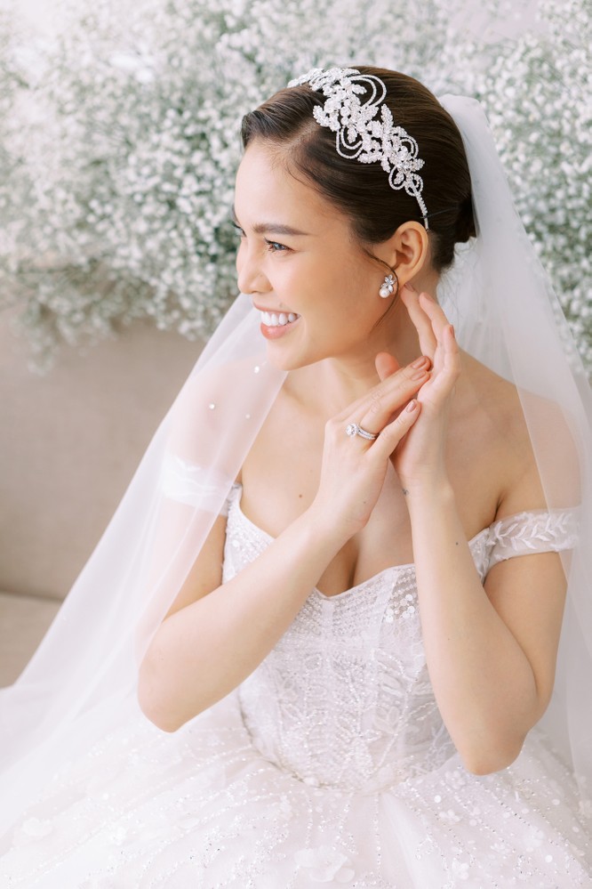 Giang Hồng Ngọc khoe hình cưới cùng chồng và con trai ảnh 6