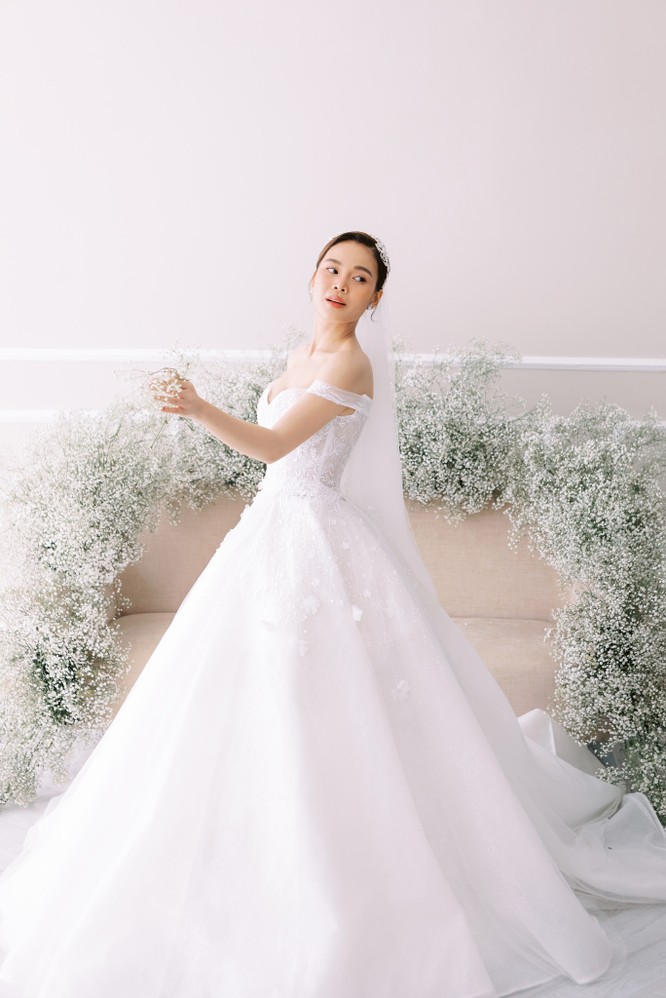 Giang Hồng Ngọc khoe hình cưới cùng chồng và con trai ảnh 11