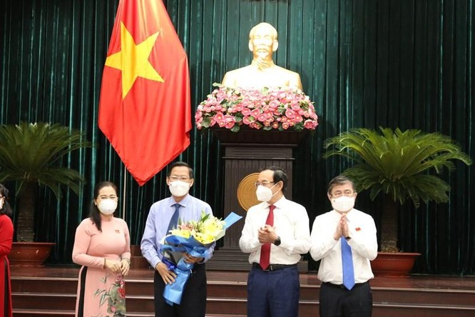 Tân chủ tịch TP.HCM Phan Văn Mãi cam kết kiểm soát dịch bệnh ở TP.HCM ảnh 2