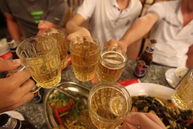 Lượng rượu, bia tiêu thụ hàng năm tại Việt Nam lên tới hàng tỷ lít