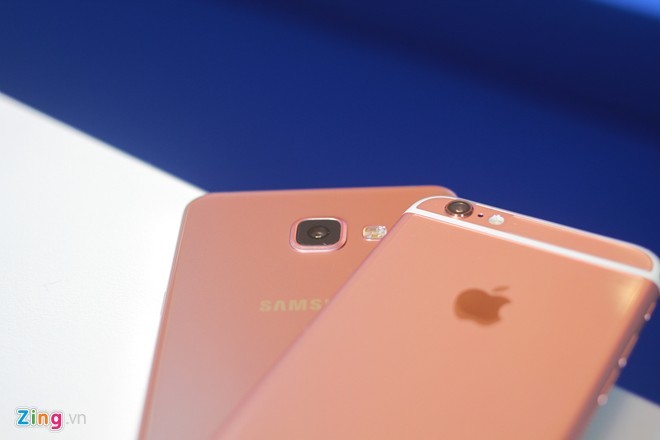 Galaxy A7 2016 so màu vàng hồng với iPhone 6S ảnh 9