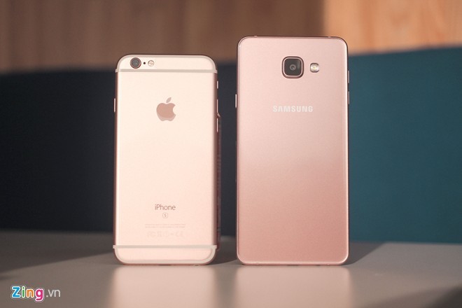 Galaxy A7 2016 so màu vàng hồng với iPhone 6S ảnh 2