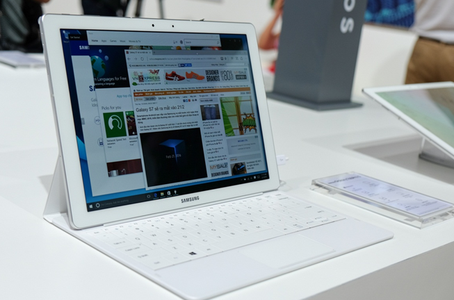 Samsung ra mắt Gear S2 classic phiên bản “độc”, tablet Windows ảnh 1