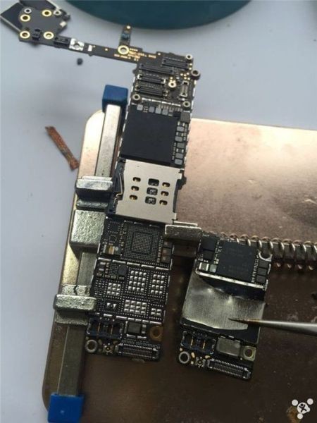 Hành trình “biến hình” của chiếc iPhone 6 từ nát bươm thành mới cứng ảnh 32
